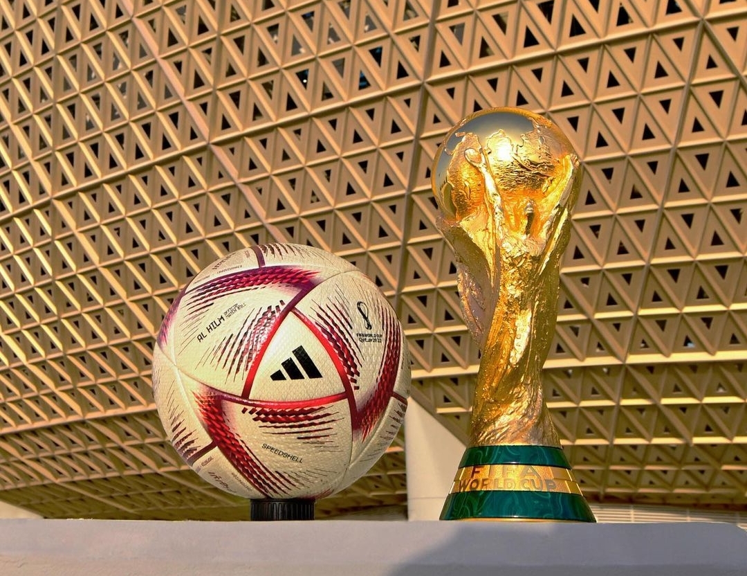 كأس العالم 2022 - فيفا يكشف عن الكرة الرسمية لمباريات نصف النهائي والنهائي