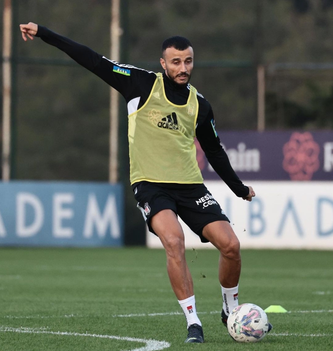 سايس يعود لبيشكتاش ويتطلع للظهور أمام قاسم باشا