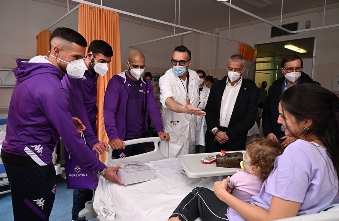 أمرابط يشارك  اليونيسيف  إسعاد الأطفال المرضى