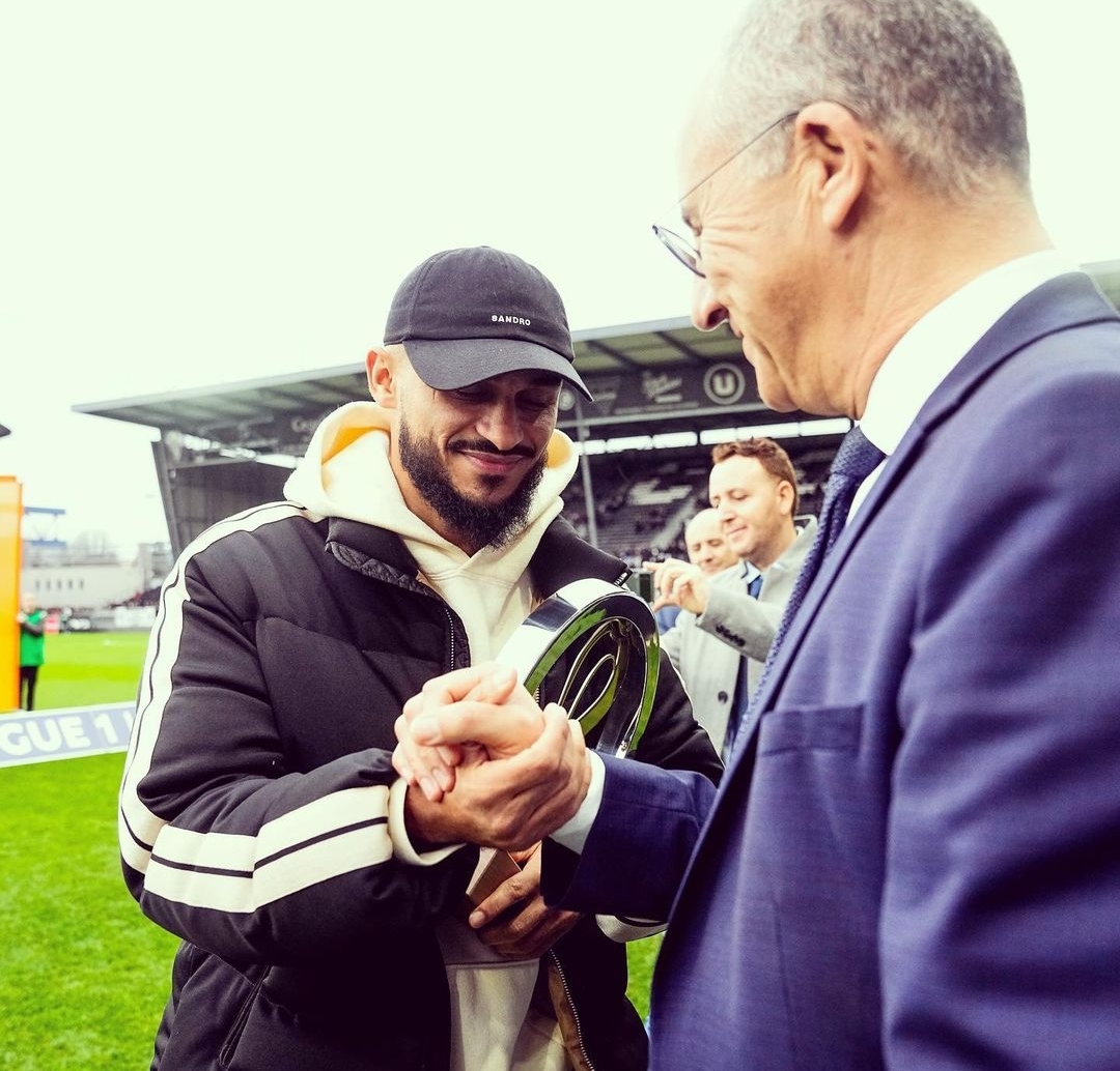 بوفال خارج مفكرة مارسيليا