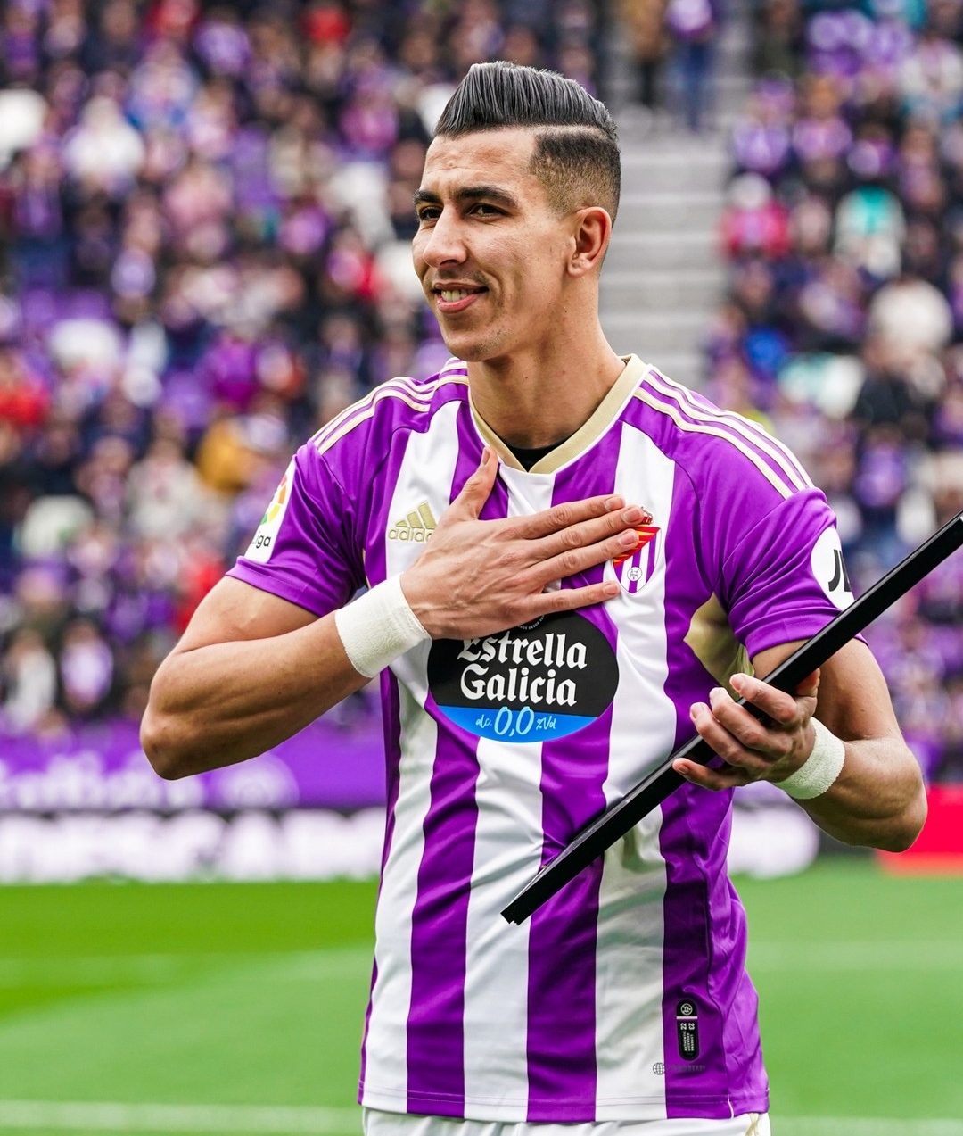 إنهيار خط دفاع بلد الوليد بقيادة يميق في شوط