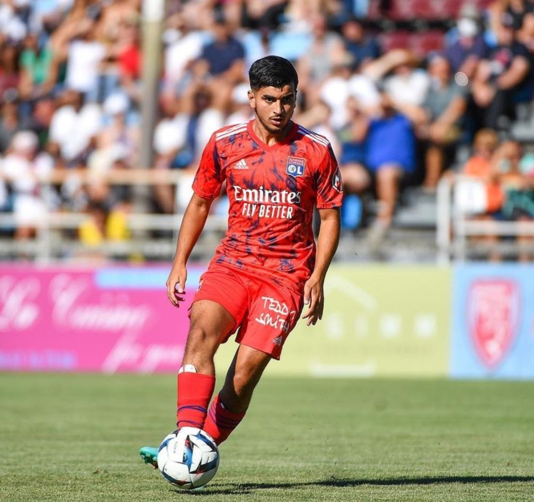 أولمبيك ليون ينفي شائعات رحيل لاعبه محمد العروش