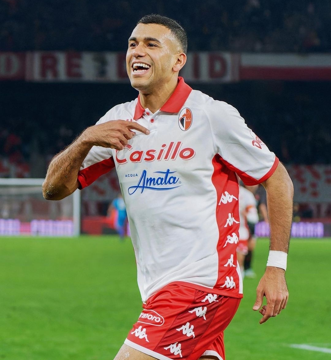 في خطوة مفاجئة نابولي يقرر تأجيل توقيع التعاقد مع اشديرة