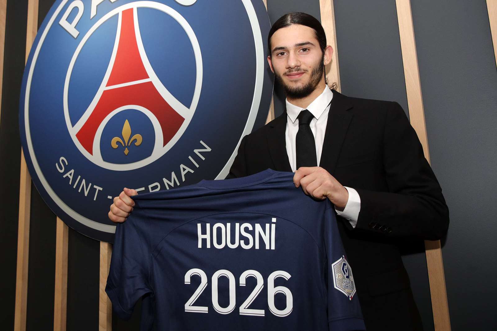 والد موهبة باريس سان جيرمان حسني يؤكد ل المنتخب  إرتباط نجله بالمغرب