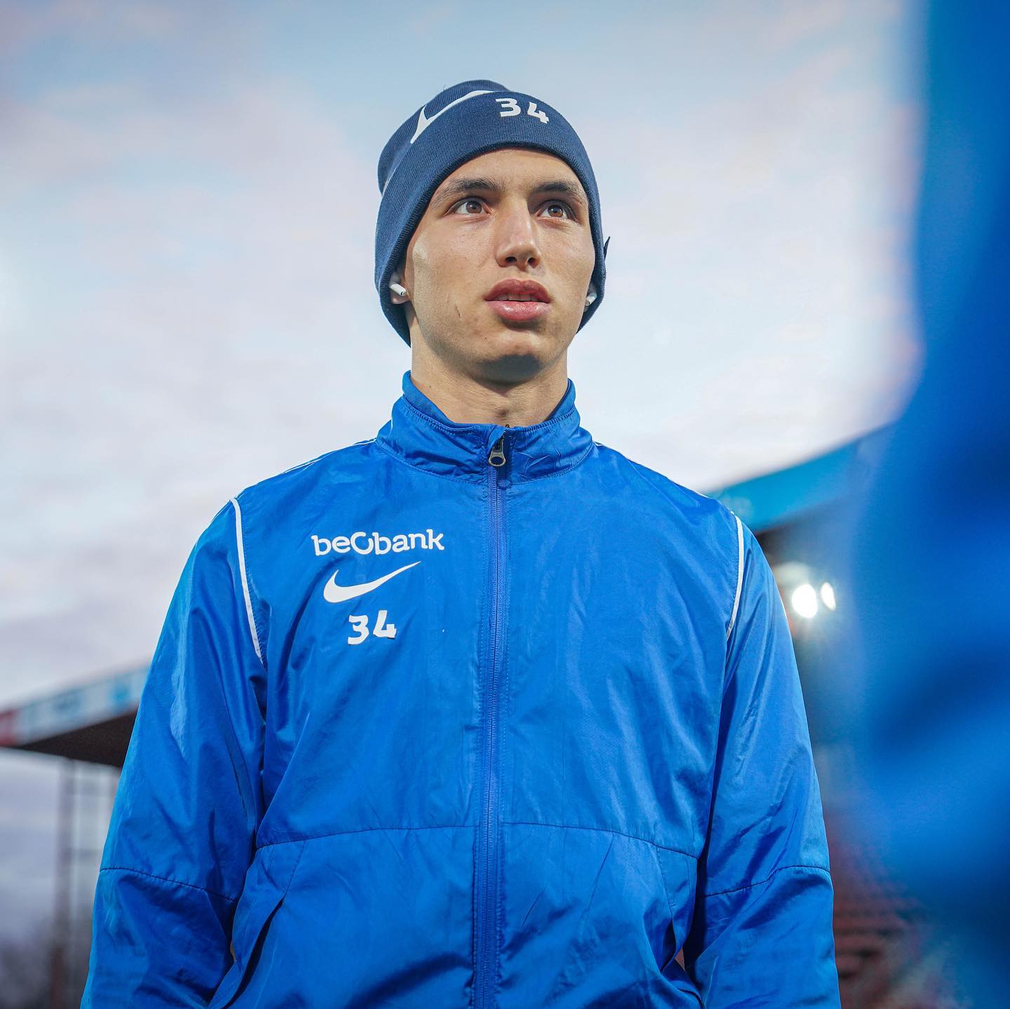 الخنوس: علي أن أثبت قدماي على الأرض