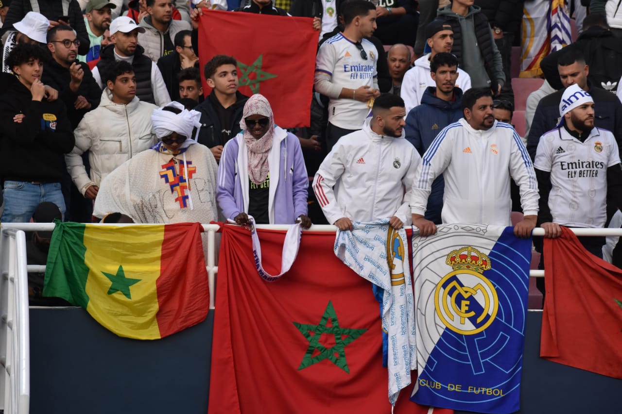 الجمهور  المغربي يحاصر الشماخ وريدوان