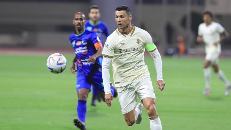 رونالدو يحرز هدفه الأول في الدوري بقميص النصر