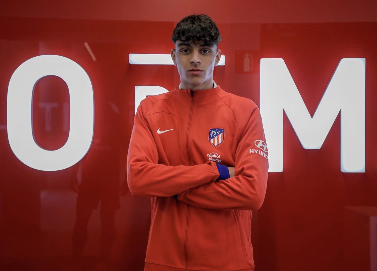 الإسبان يجسون نبض ريحاني واللاعب متشبت بالمغرب