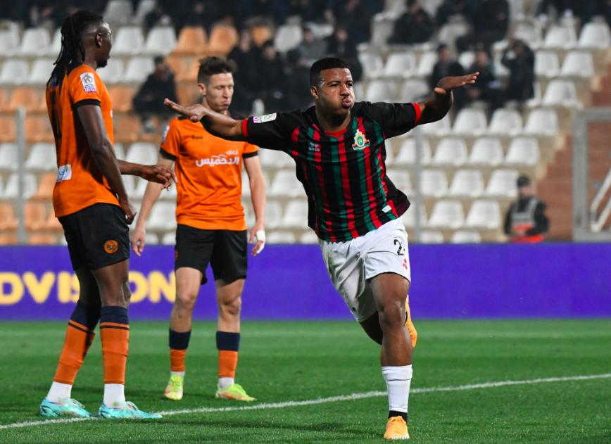 الركراكي: إكمان امامه الوقت ليحمل قميص المنتخب الوطني