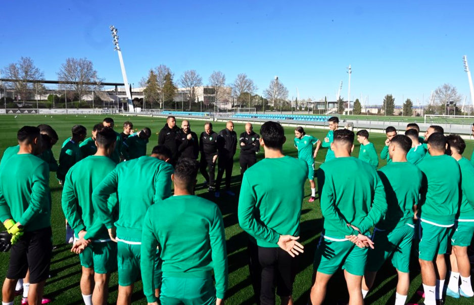 الفريق الوطني يخوض آخر حصة تدريبية بمدريد