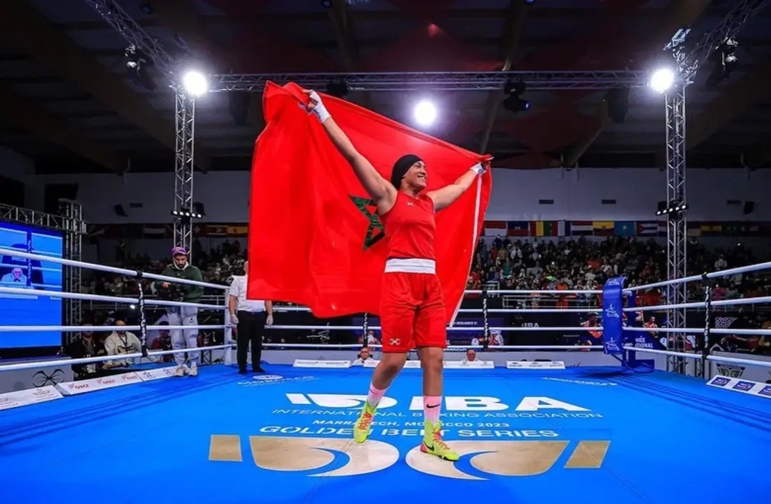 البطلة المغربية المرضي تتأهل إلى نهائي مونديال الملاكمة النسوية بالهند 