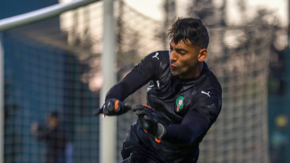 الحارس التكناوتي يعرض نفسه على طبيب إسباني