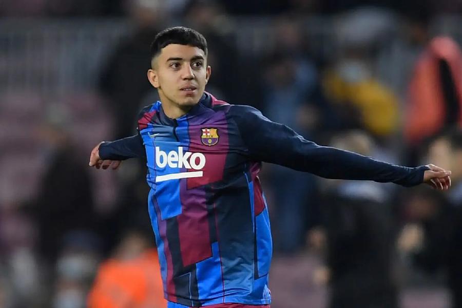 أخوماش سيوقع لليدز يونايتد خلال الساعات القادمة