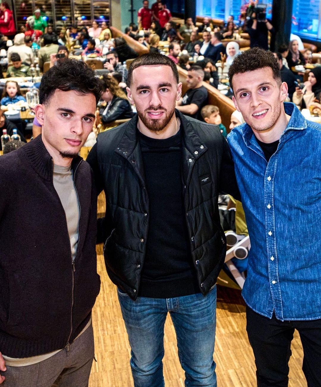 وجبة إفطار في روتردام من أسامة الإدريسي ومحمد تعبوني