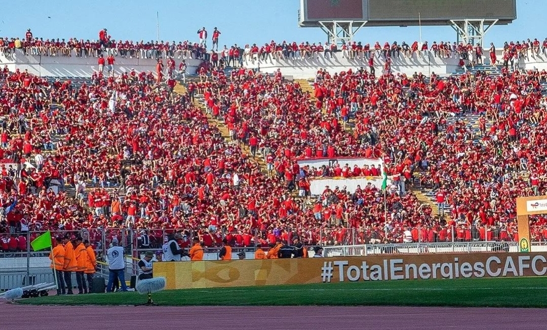 جمهور الوداد يصل جنوب إفريقيا لمساندة فريقه