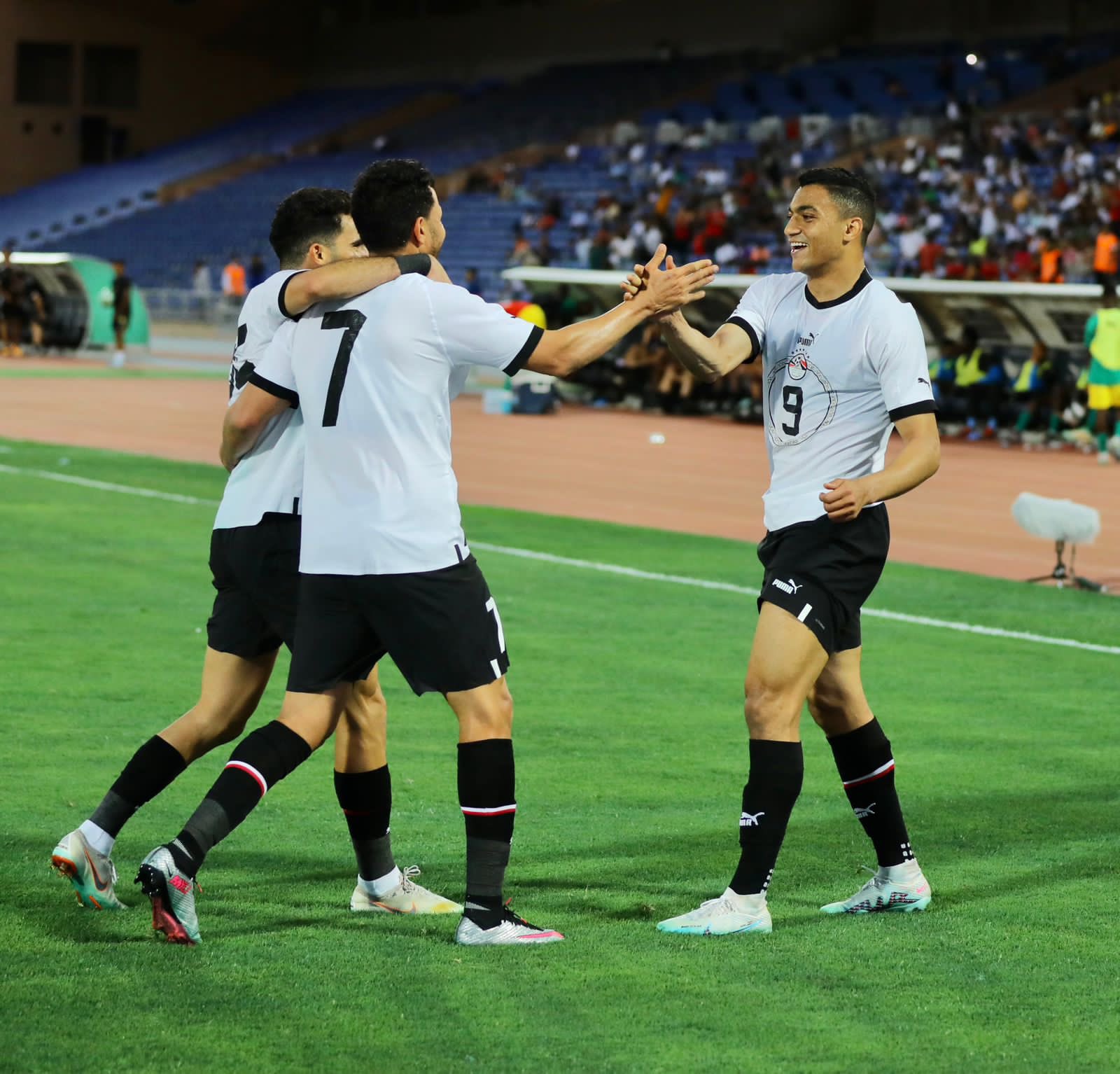 المنتخب المصري يتأهل لنهائيات كأس أمم إفريقيا بثنائية ضد غينيا