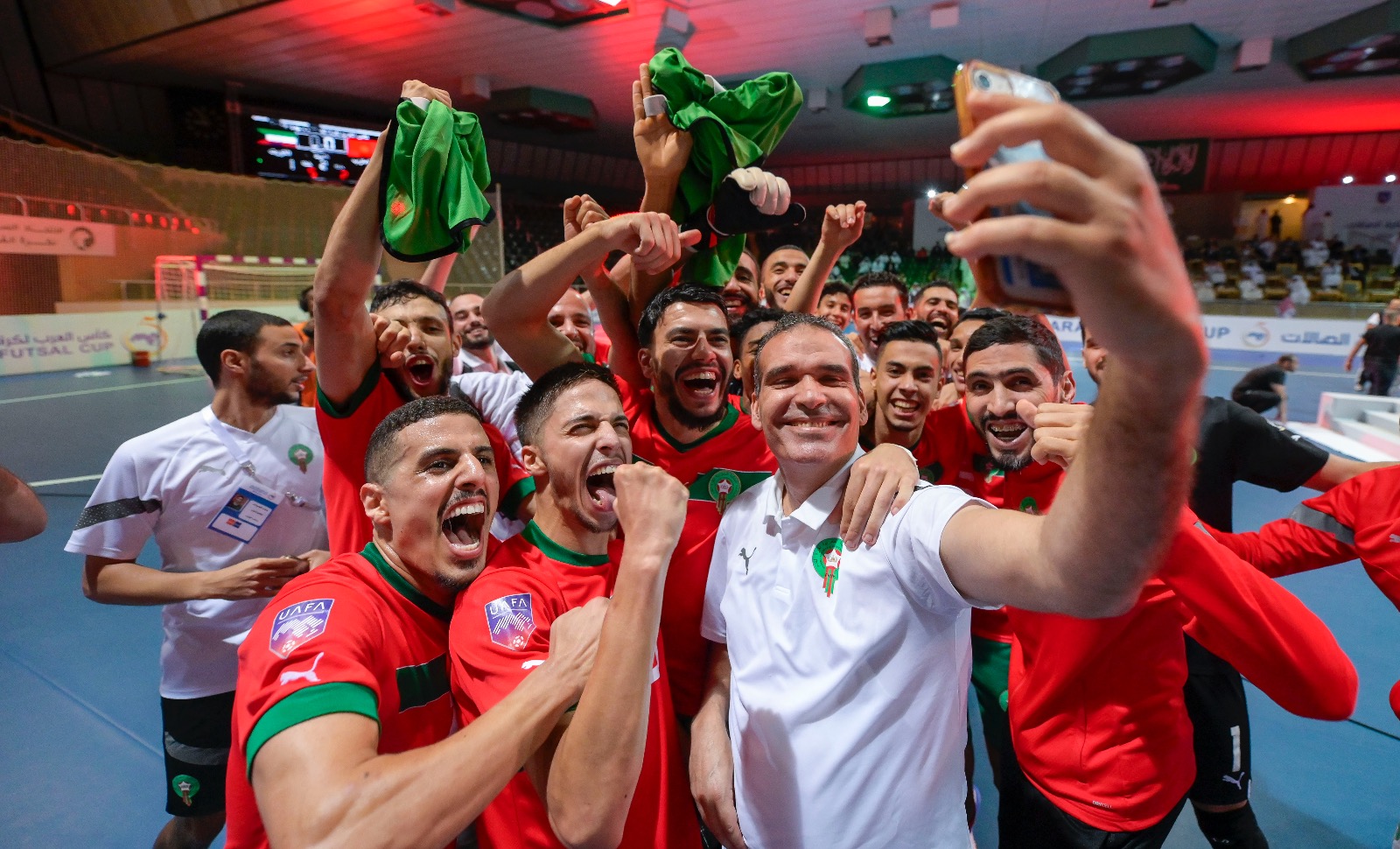 هشام الدكيك ل المنتخب : نستحق الفوز باللقب العربي