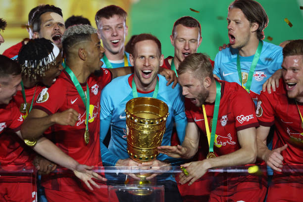 كأس ألمانيا: لايبزيغ يحتفظ باللقب بفوزه على فرانكفورت