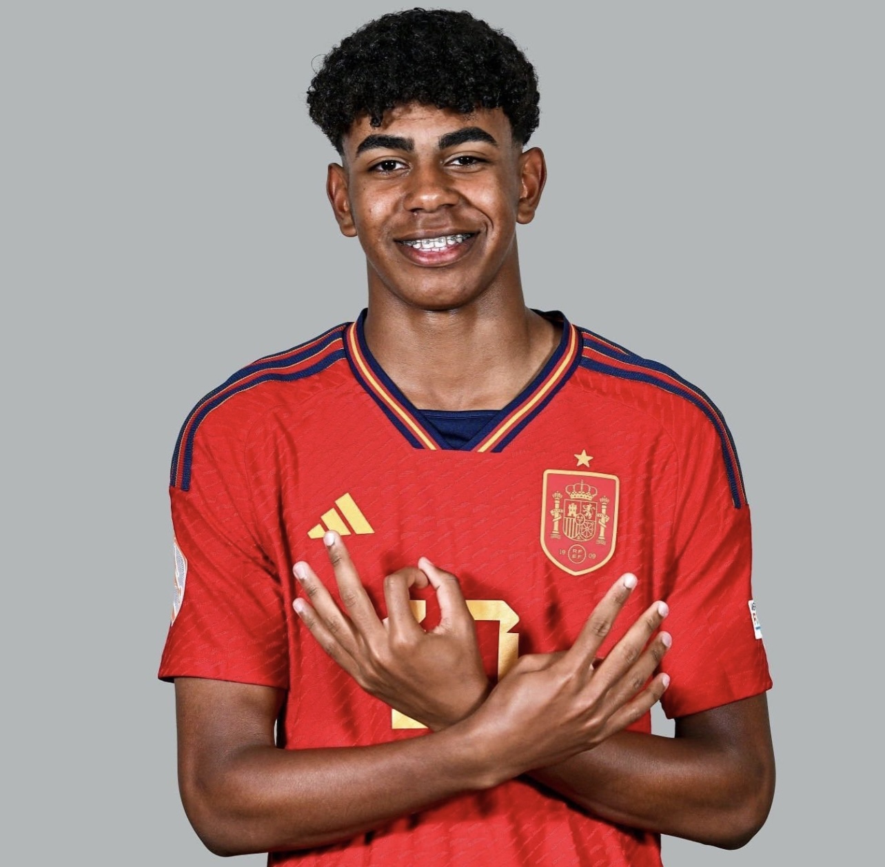 خوفا من الاسود.. إجتماع عاجل يجمع لامين جمال بمنسقين عن الجامعة الإسبانية