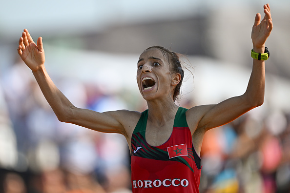 عاجل: فاطمة غردادي تمنح المغرب أول ميدالية في سباق الماراطون 