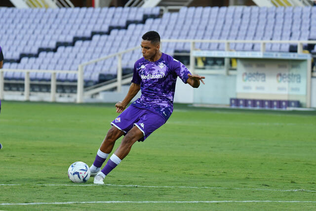 مدرب فيرونتينا: صبيري لاعب جيد ويجب استغلال مهاراته