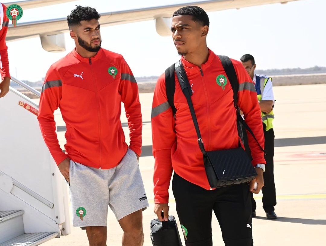 الأسود وصلوا أكادير وأدوا صلاة الظهر بالفندق