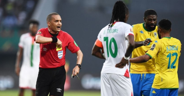 حكام مغاربة حاضرون في كأس إفريقيا وجيد أكبر الغائبين