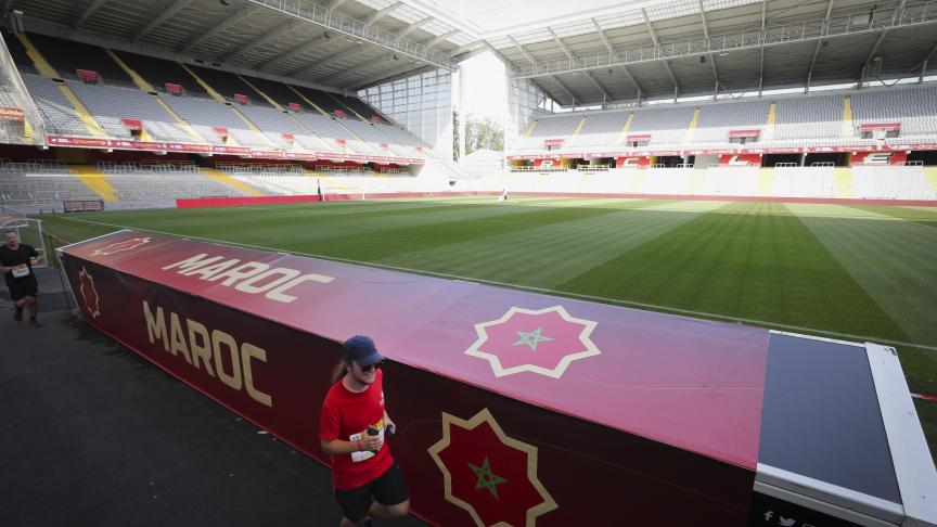 جمع التبرعات أمام ملعب بولارت قبل مباراة المغرب وبوركينا فاسو