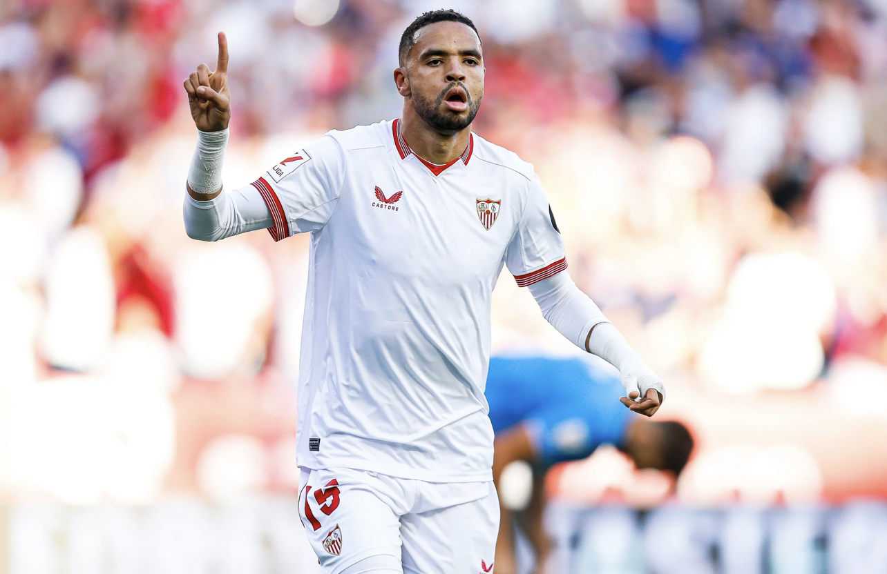 اشبيلية يبحث عن بديل النصيري في صمت