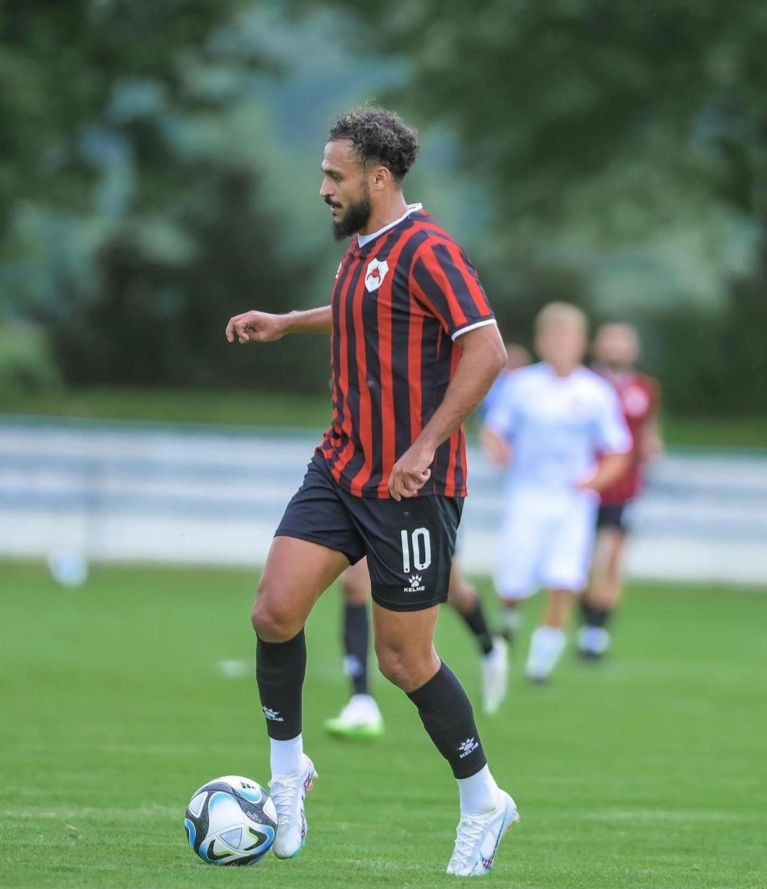 بوفال يعود لتداريب الريان القطري