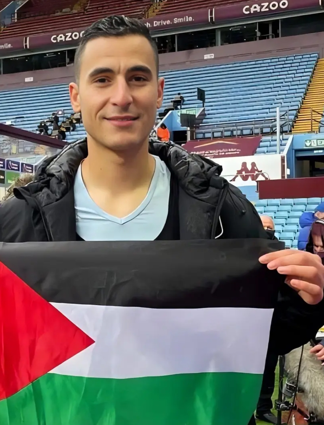 ماينز يعلن إيقاف أنور الغازي بسبب تضامنه مع فلسطين