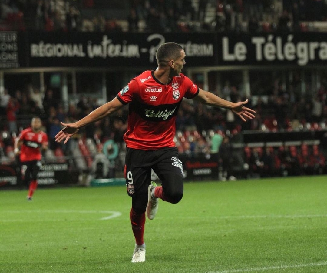 الأولمبي الوزاني في  الطوپ  بهدفين جديدين