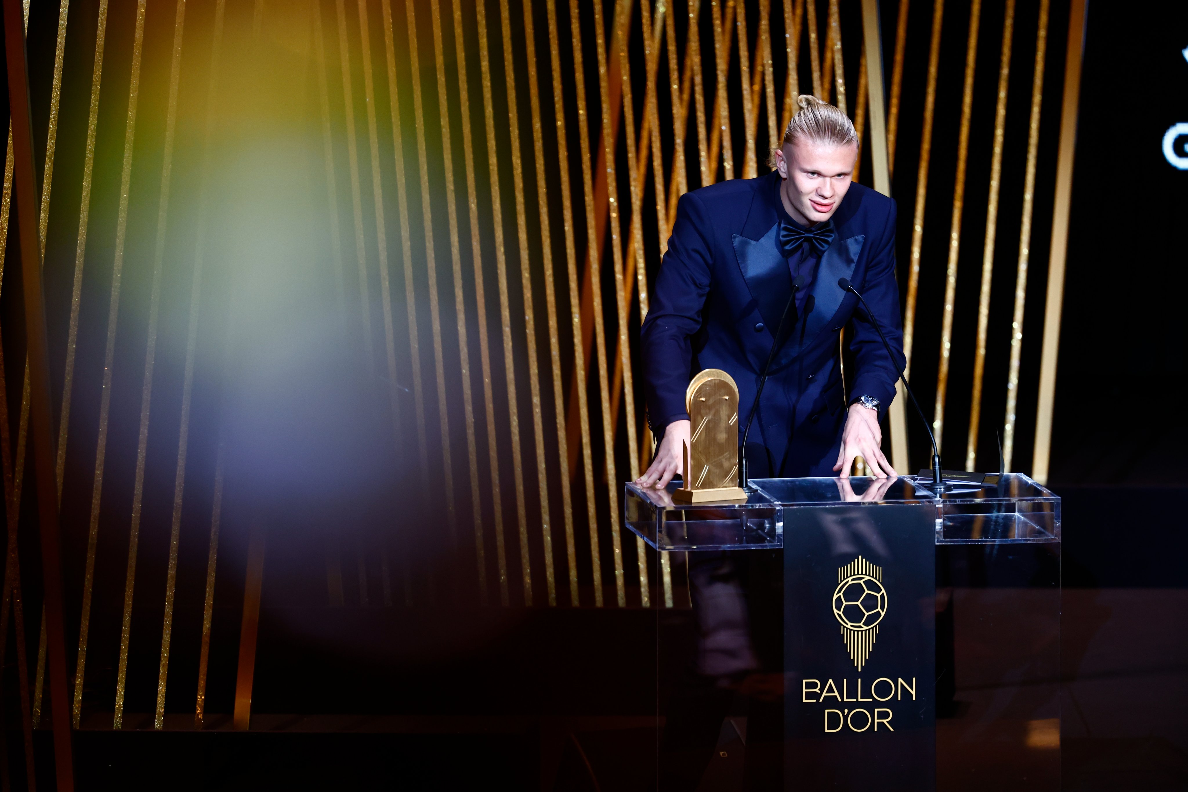 جائزة الكرة الذهبية.. النرويجي هالاند يتوج بجائزة غيرد مولر كأفضل هداف