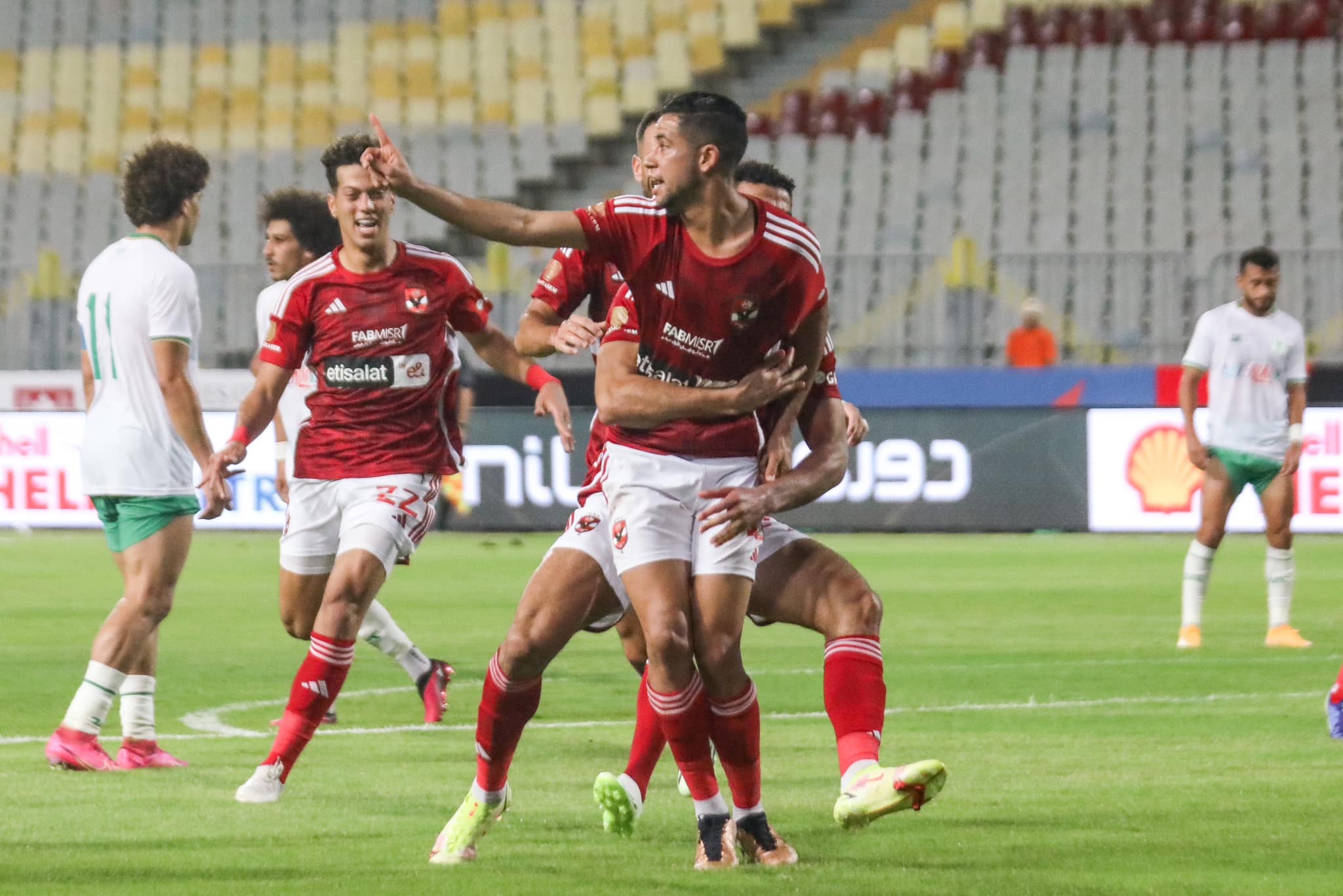 رضا سليم أساسيا في مباراة سيمبا والأهلي