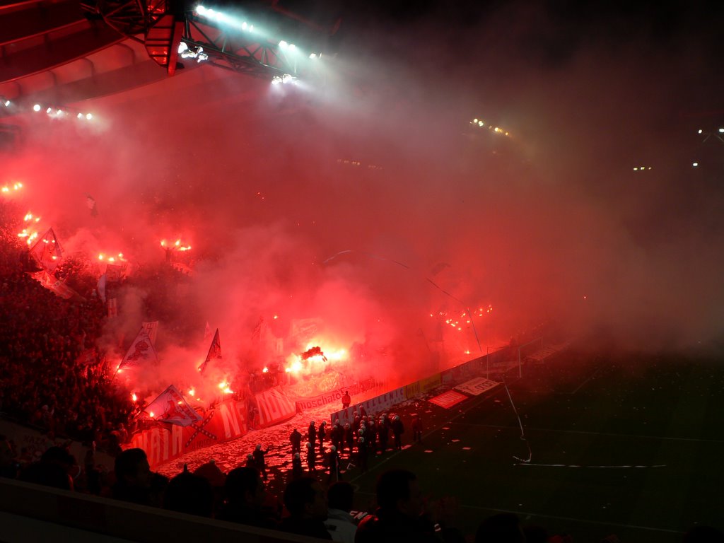 الشهب الحارقة أوقفت مباراة الكعبي والعرابي