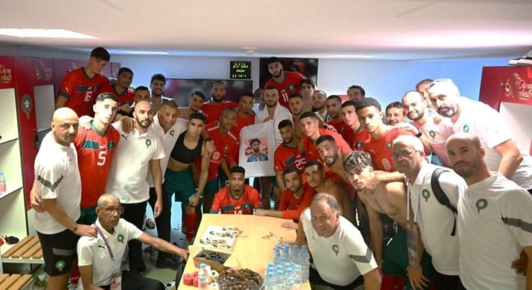 لاعبو المنتخب الوطني يتضامنون مع فلوح في محنته