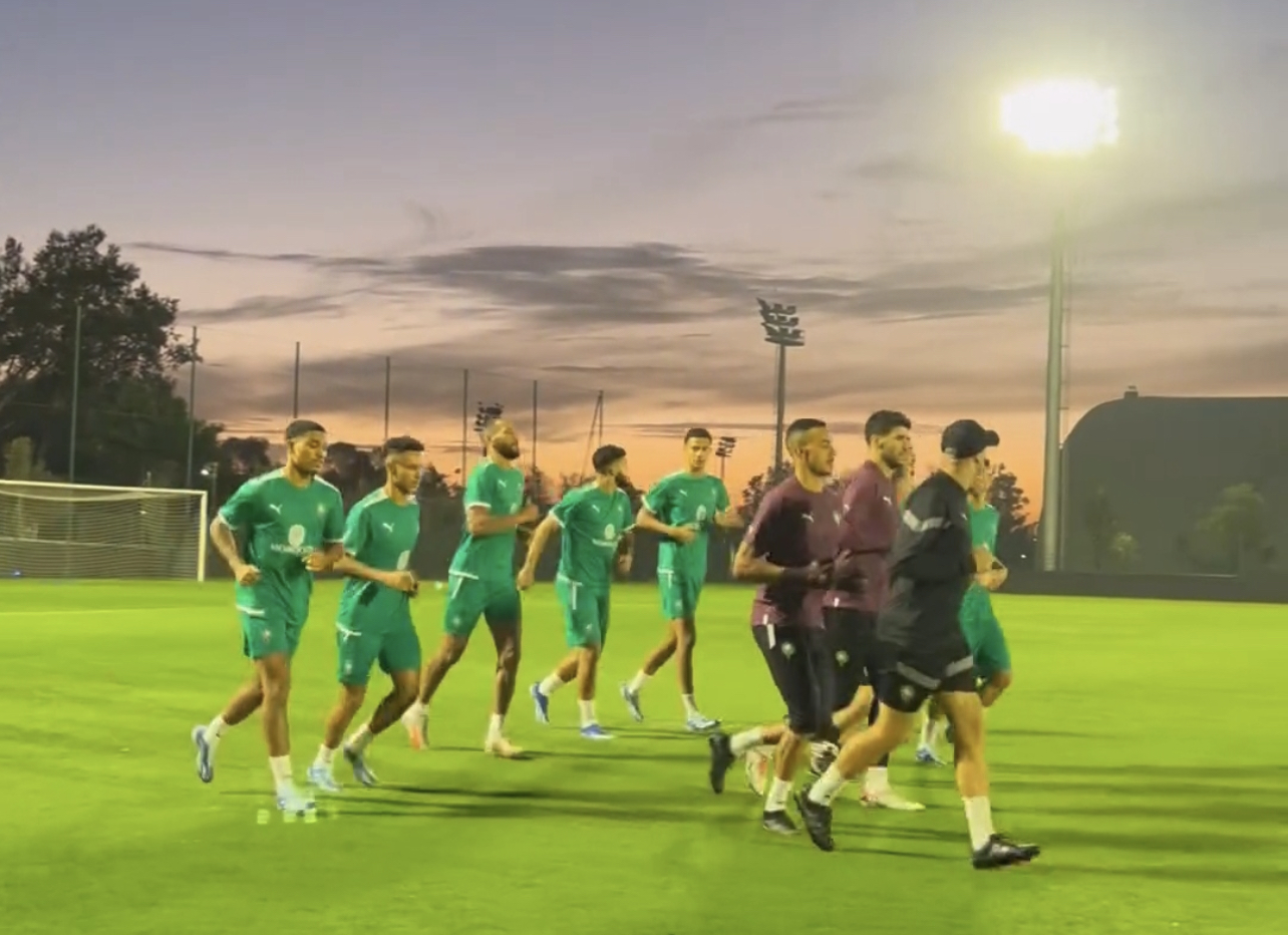 الفريق الوطني خاض حصة تدريبية خفيفة في غياب عدد من اللاعبين