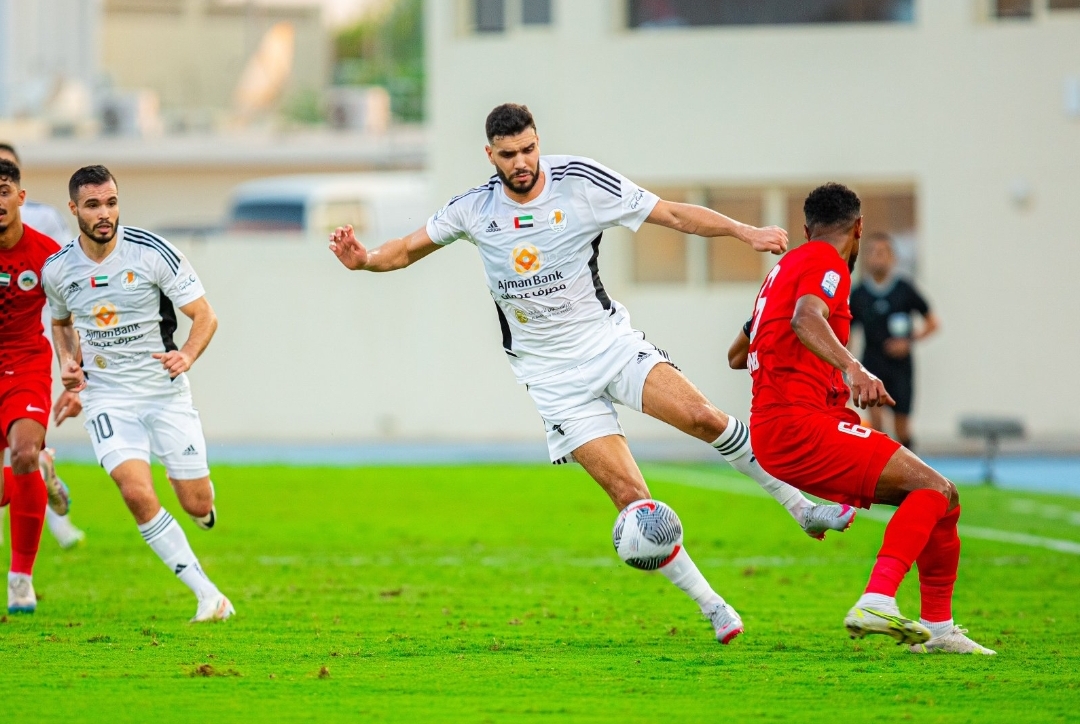عملاق مصري يطارد وليد أزارو