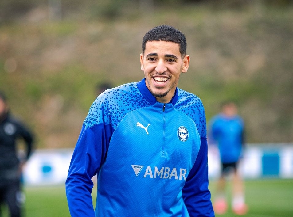 حملة شعواء على حضور عبقار بعرين الاسود