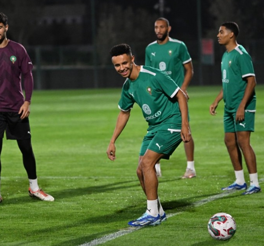 الركراكي ضم سفيان ديوب في أصعب معسكر تدريبي للأسود