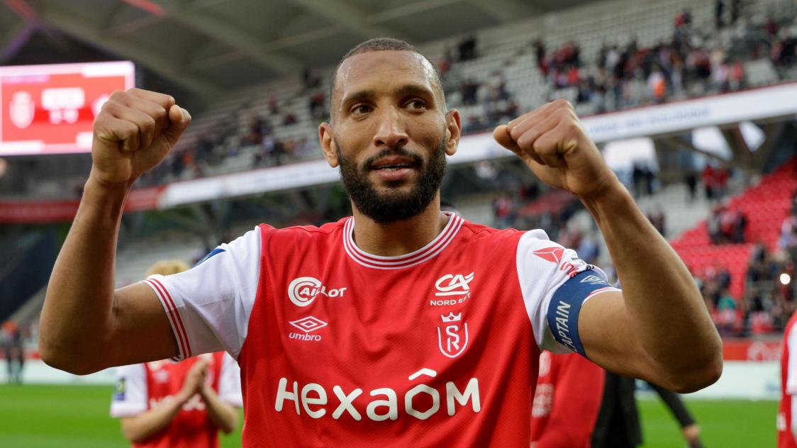 الركراكي يرى بأن دفاع الأسود لايعاني من تقدم في السن