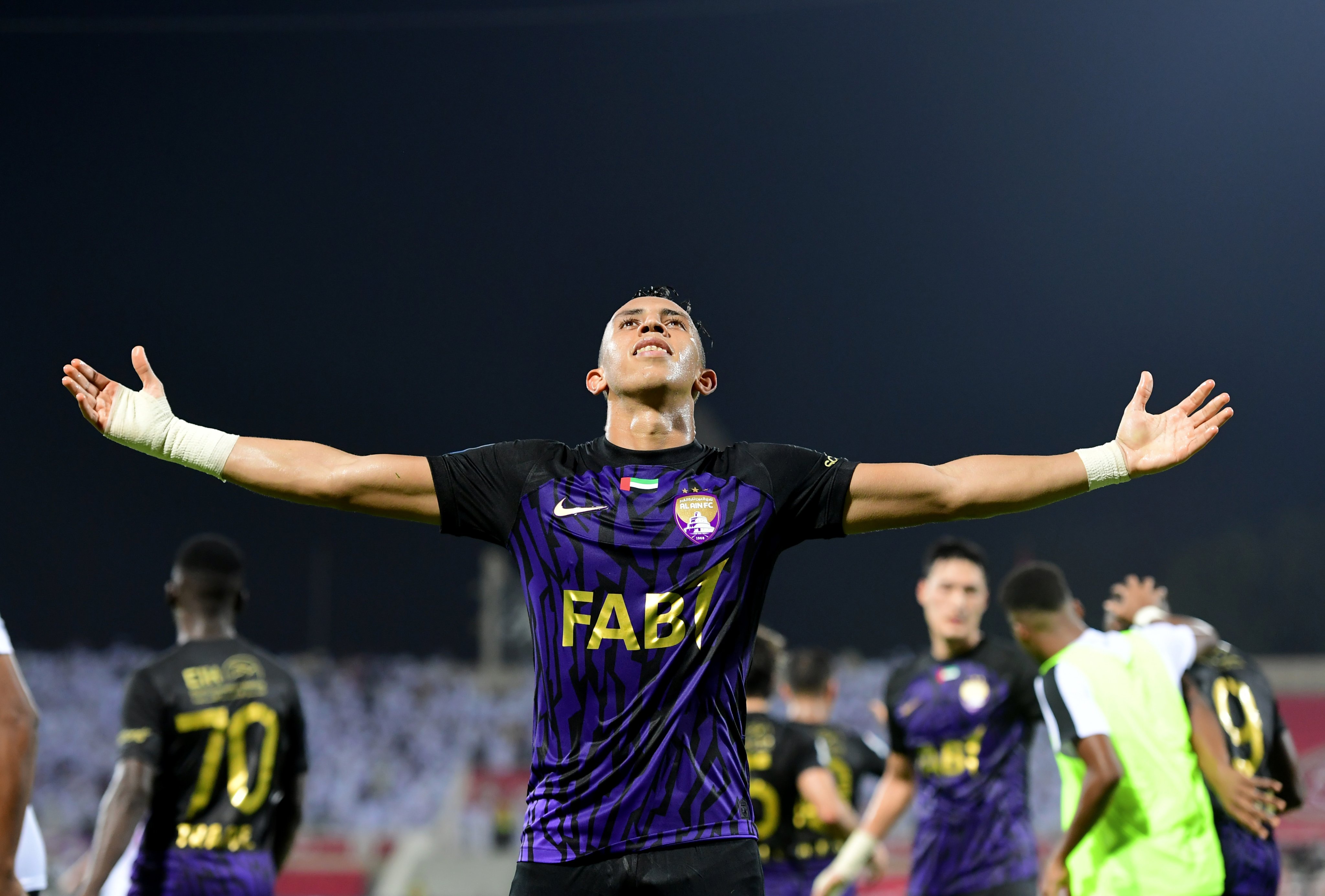 لماذا سفيان ديوب وليس سفيان رحيمي؟