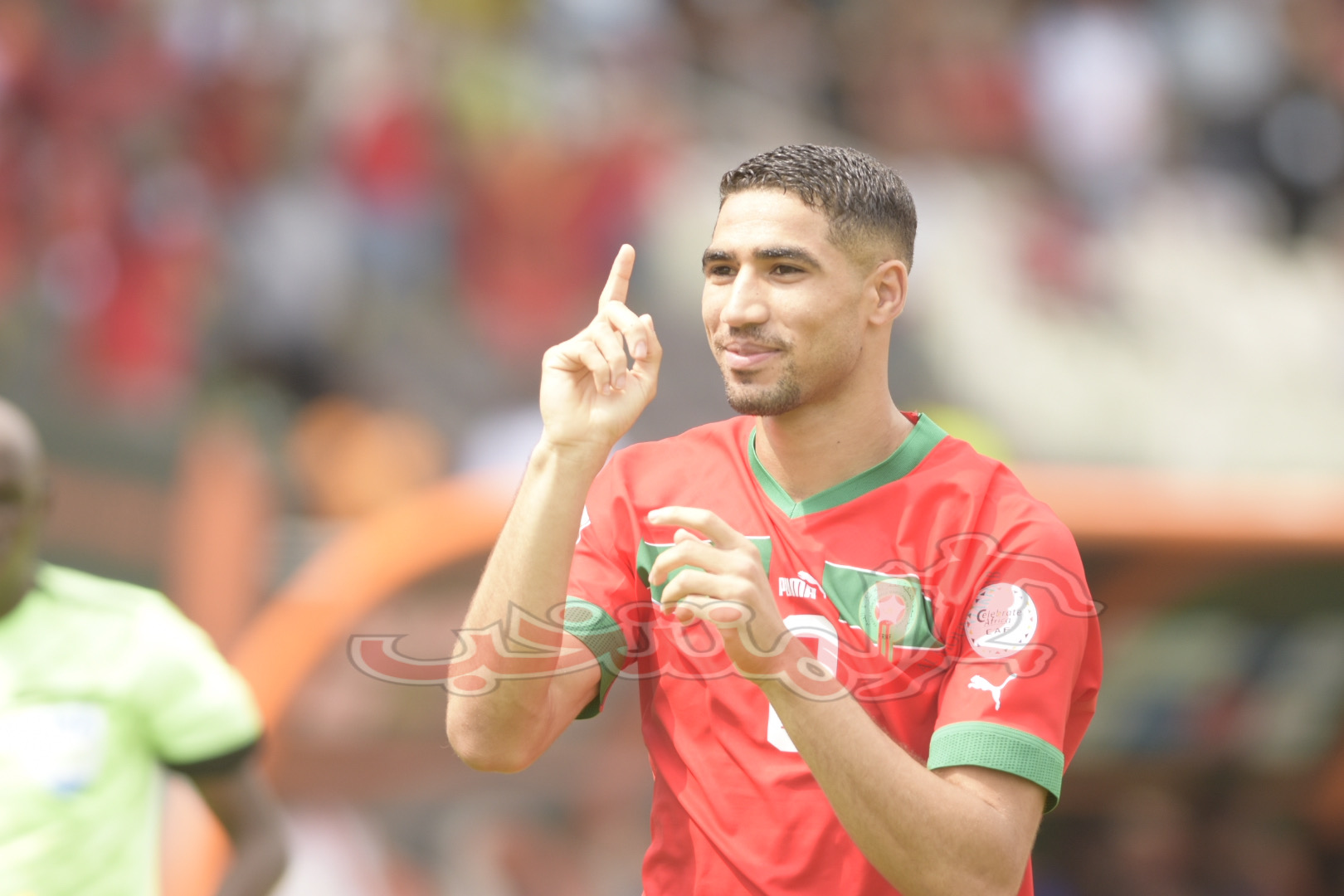 الأسود متقدمون بهدف أشرف حكيمي