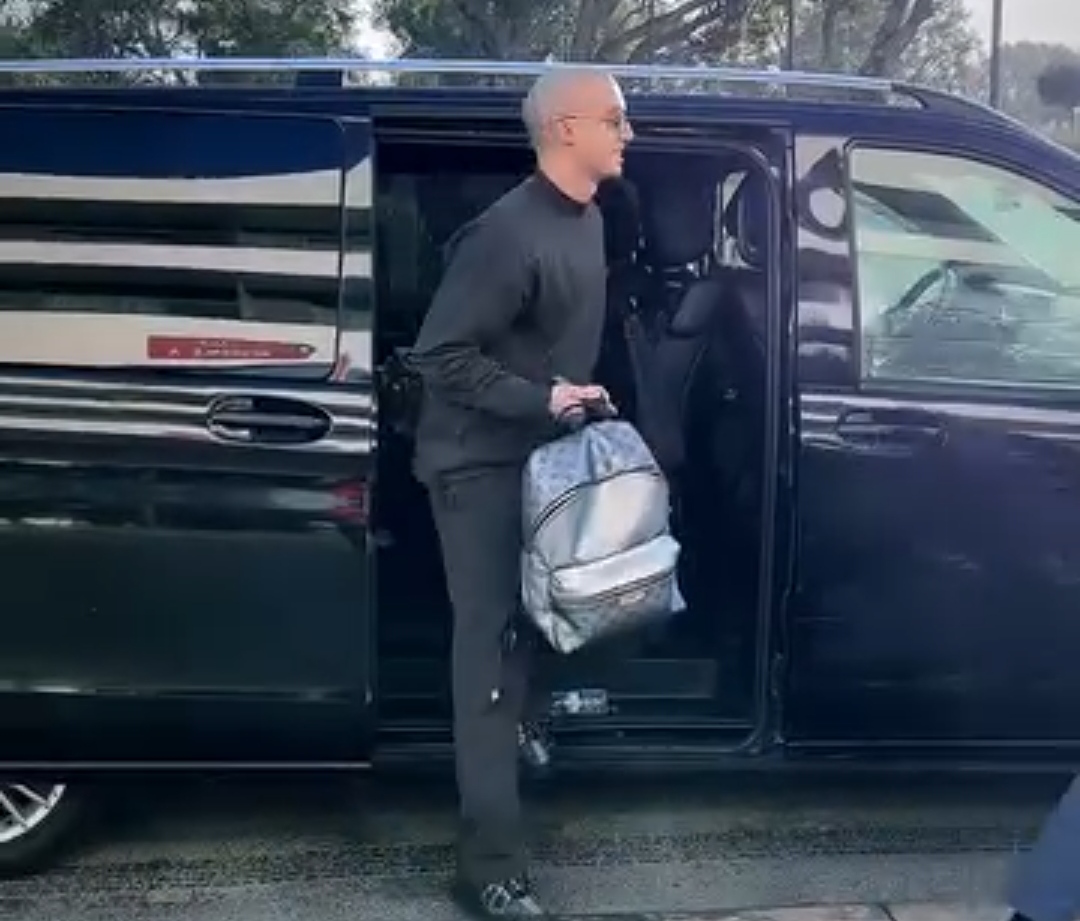 الخنوس يصل حليق الرأس لمركب محمد السادس بسلا