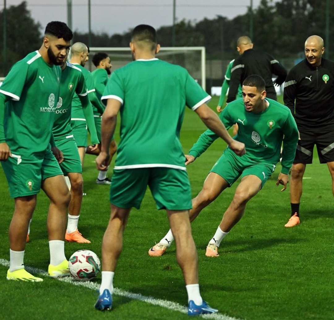 المنتخب الوطني مكتمل الصفوف بإستثناء حكيمي في ثاني حصة تدريبية