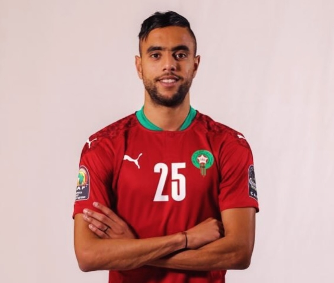 الشيبي أو حكيمي مكان عطية الله؟