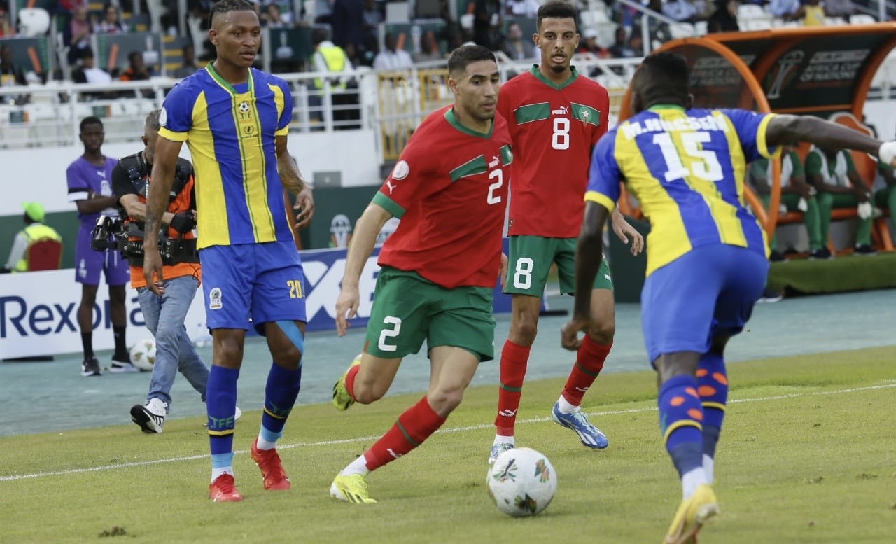 حكيمي يواصل تحطيم الأرقام