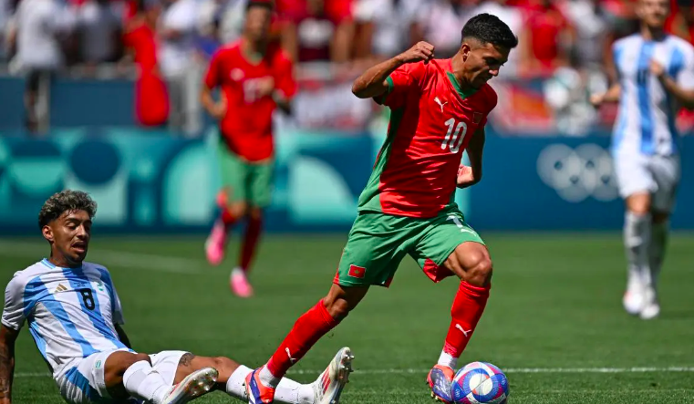 السكتيوي يدفع بأخوماش أساسيا في مباراة العراق