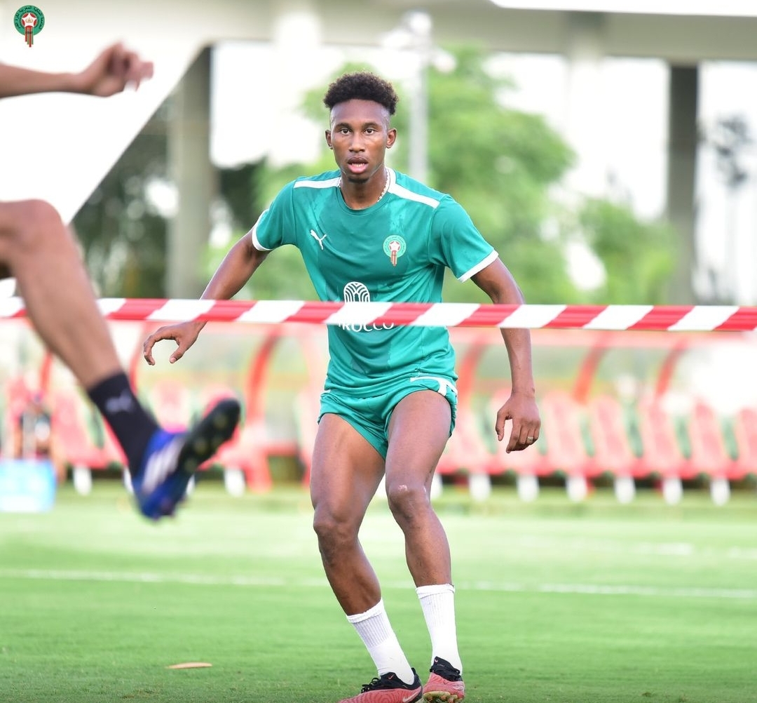 هل سيلعب اكرم النقاش أساسيا؟