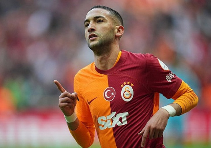 هل دقت ساعة رحيل زياش من غلطة سراي؟